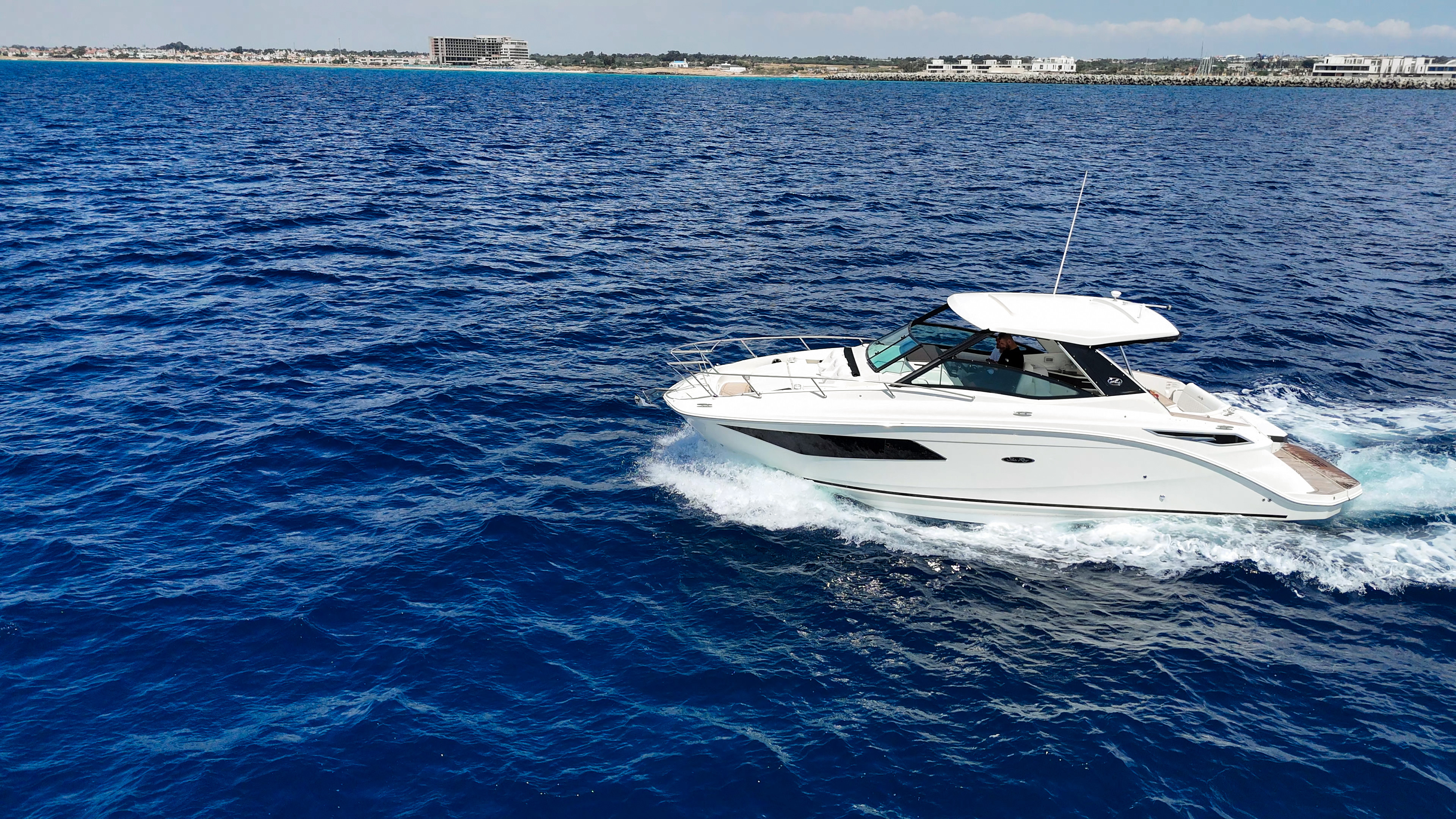 Sea Ray 320