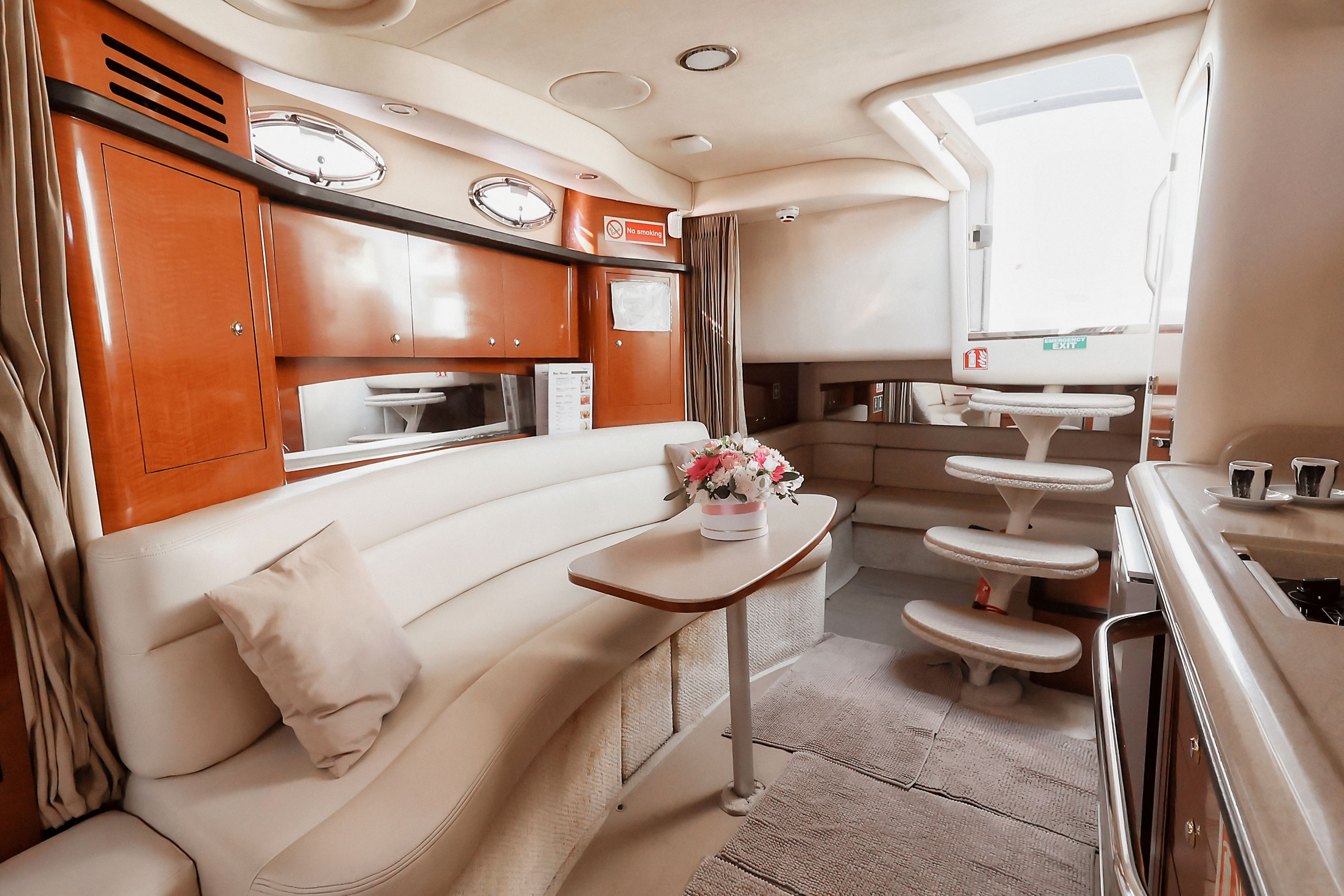Sea Ray 375 photo 2