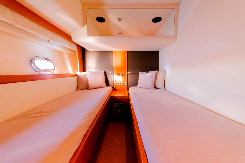 Ferretti 592 photo 3