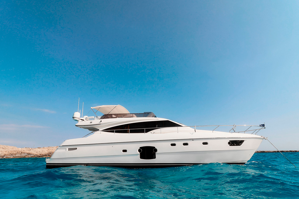 Ferretti 592