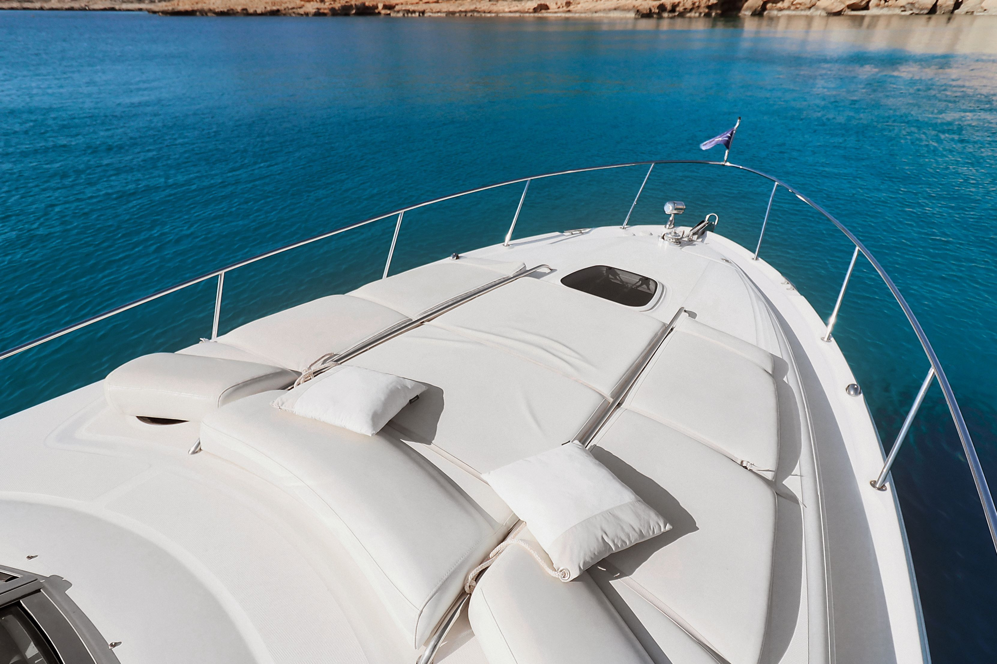 Sea Ray 375 photo 10
